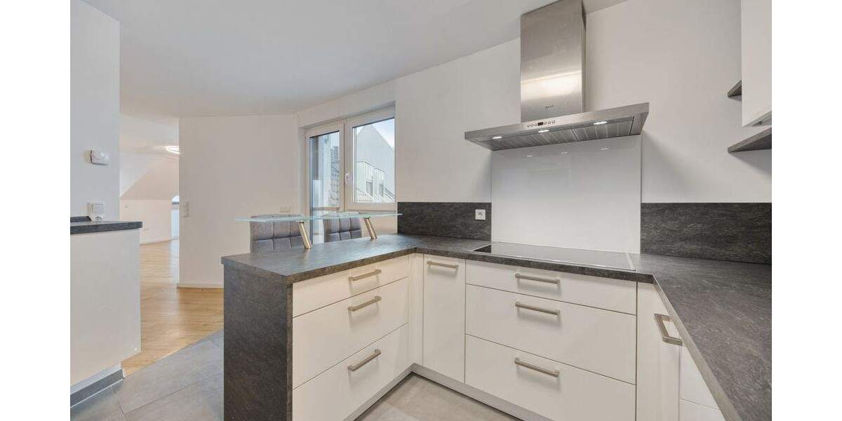 **** Jetzt schon an die Zukunft denken, Dachgeschosswohnung mit Ambiente in jeder Lebenslage **** 3 zimmer