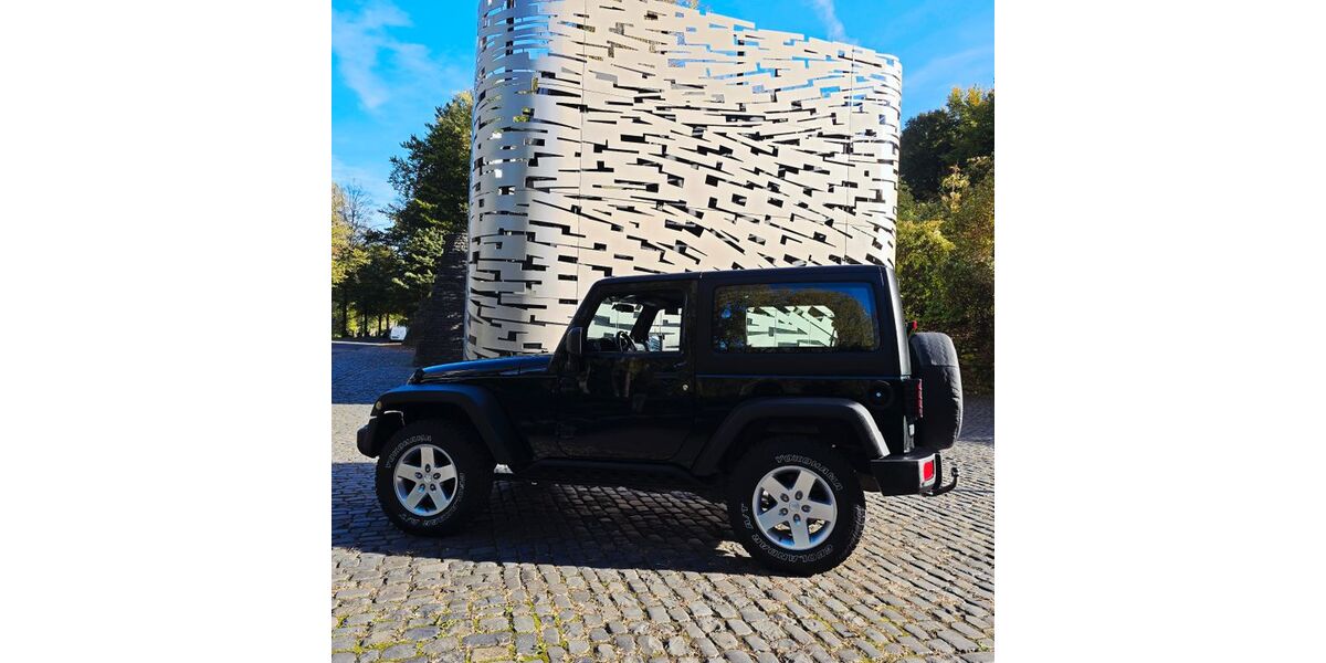 Jeep Wrangler 82.500 km 25.200 € Koeln 50999