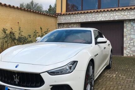 Maserati Ghibli 59.644 km 41.900 &euro; Solingen 42651