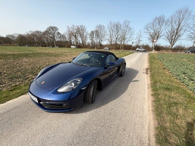 Porsche Boxster 8.600 km 104.000 &euro; Düsseldorf 40625