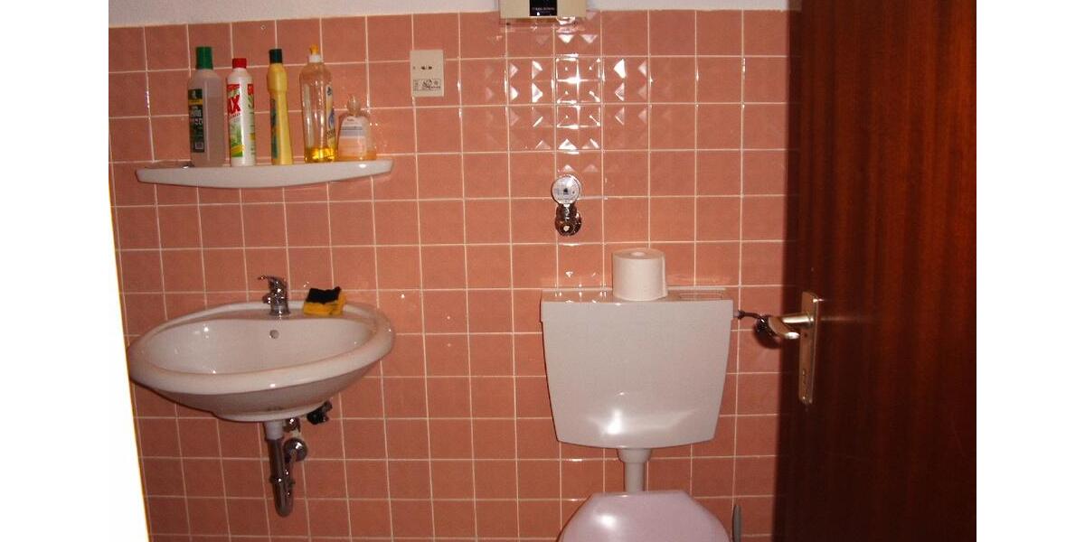 Drei gut vermietete Eigentumswohnungen und Tiefgaragenstellplätze 1 zimmer