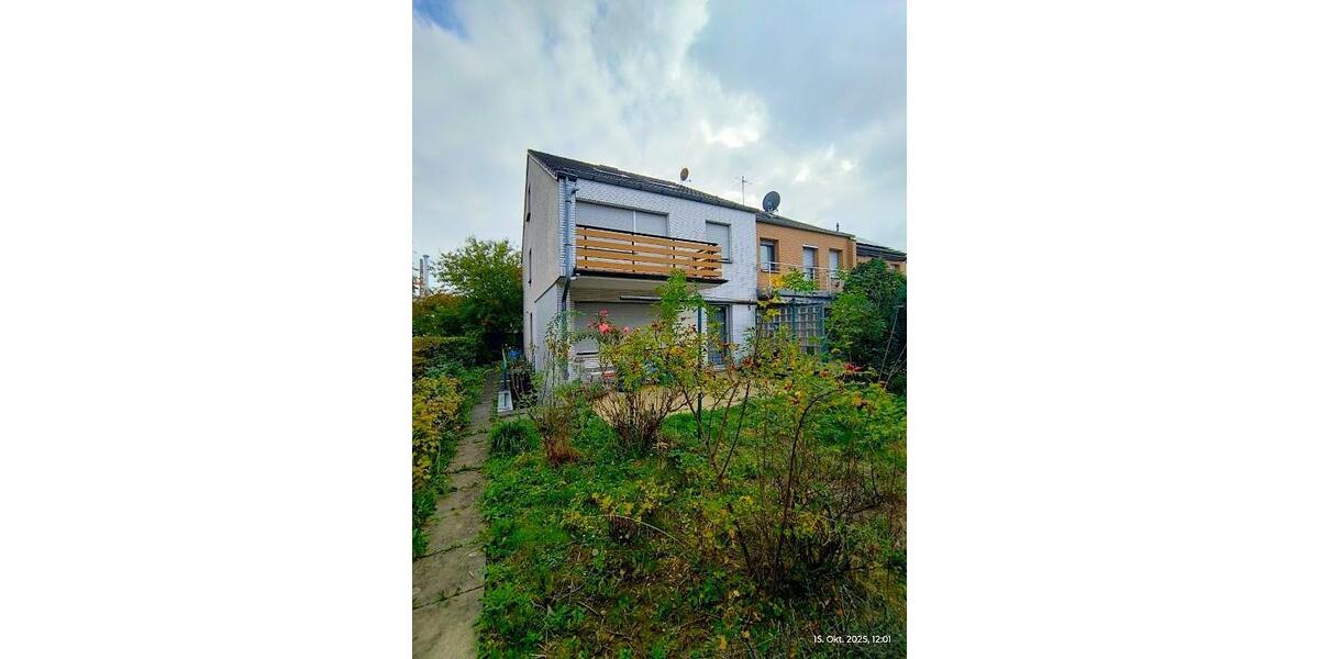 Gute Gelegneheit Großzügig geschnittenes Reihenendhaus mit Balkon, schönem Garten und Garage 6 zimmer