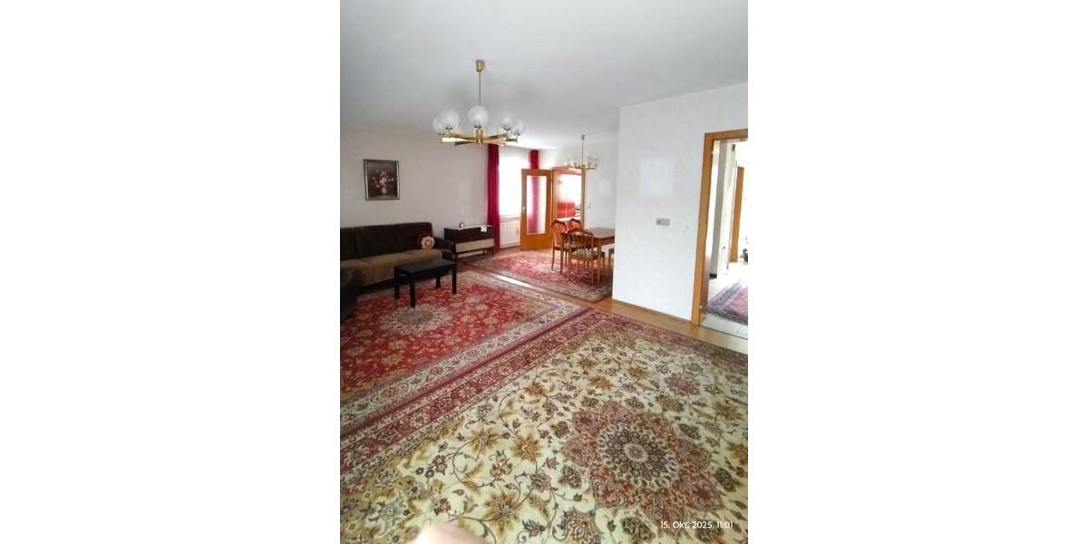 Gute Gelegneheit Großzügig geschnittenes Reihenendhaus mit Balkon, schönem Garten und Garage 6 zimmer