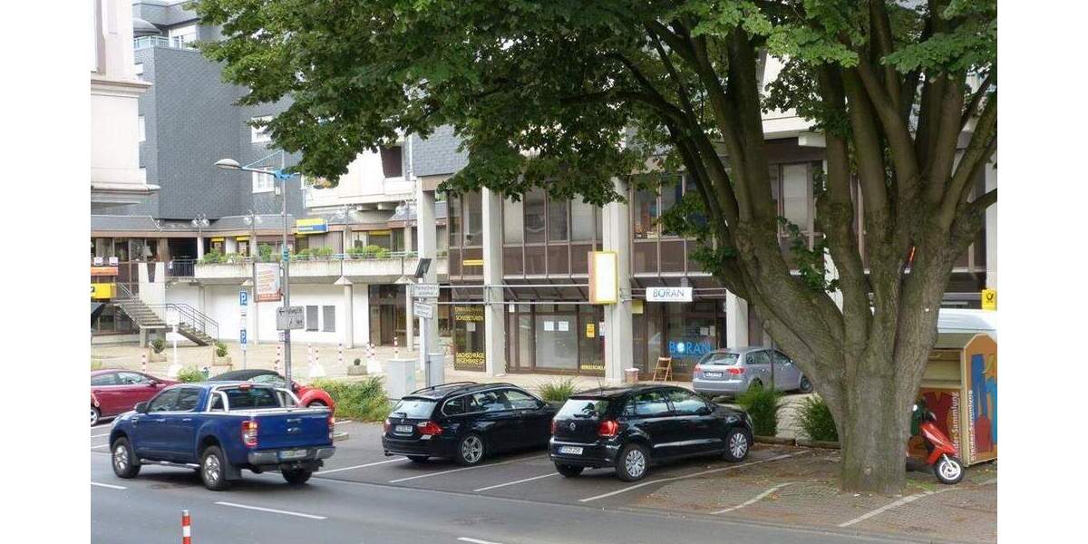 Ladenlokal in stark frequentierter Lage - Ausstellungs-Verkauf Praxis oder Büro zimmer