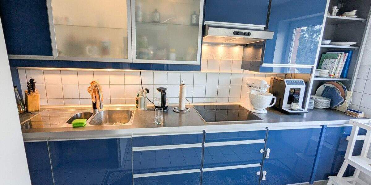 Top-Wohnung mit Aufzug, Klima, Balkon, Dachterrasse und Pkw-Stellplatz in Grevenbroich 4 zimmer