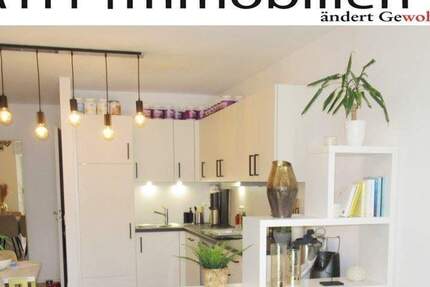 2 Zimmer Whg. Eignet sich für eine Einzelperson! Balkon, EBK, Parkett + Fußbodenheizung. 2 zimmer