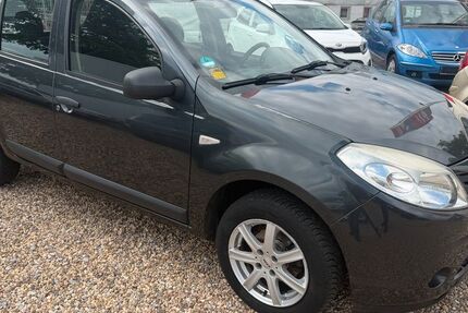 Dacia Sandero 154.600 km 1.650 &euro; Leverkusen 51371