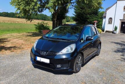Honda Jazz 153.500 km 5.200 &euro; Lindlar 51789