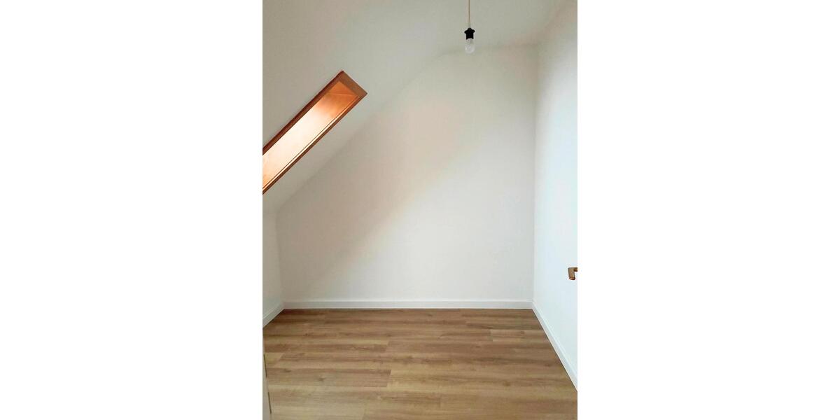 Dachgeschoßwohnung Solingen - 1.5 Zimmer, 43 m&sup2;, 500&euro; | Angebot:26355306