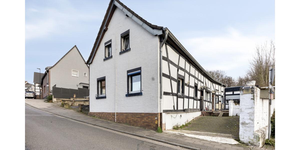 Mit 3D: Historisches Fachwerkhaus nahe der Horremer Innenstadt in ruhiger Lage mit Einliegerwohnung 6 zimmer