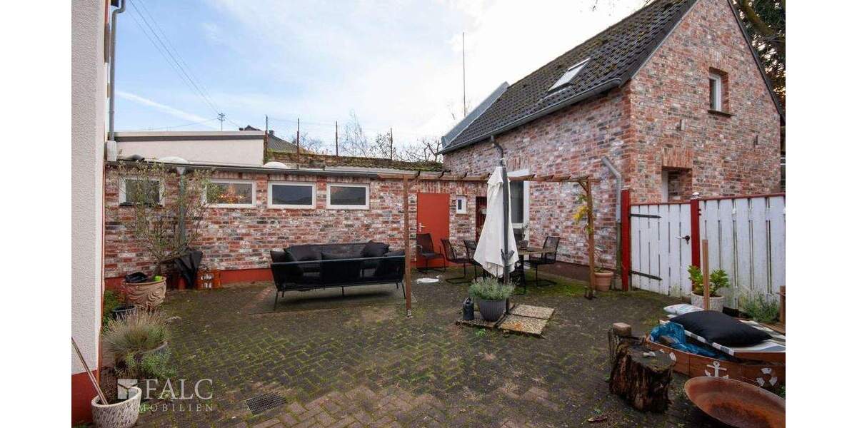 Mehrfamilienhaus, Wohnhaus Frechen Königsdorf - 6 Zimmer, 235 m&sup2;, 400.000&euro; | Angebot:24766754