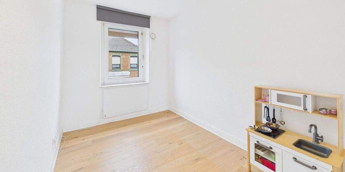 Altbau trifft Moderne - stilvoll sanierte Doppelhaushälfte in Fliesteden 8 zimmer