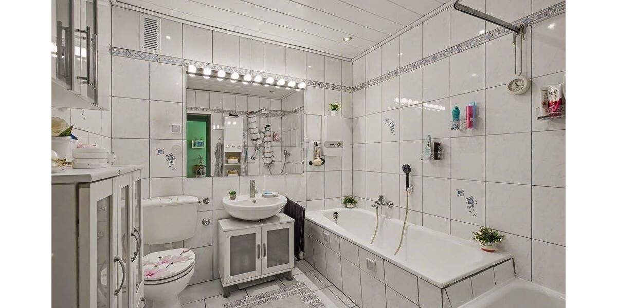 Solides 3-Familienhaus in ruhiger Lage von Pulheim - im südlichen Bereich von Stommeln 8 zimmer