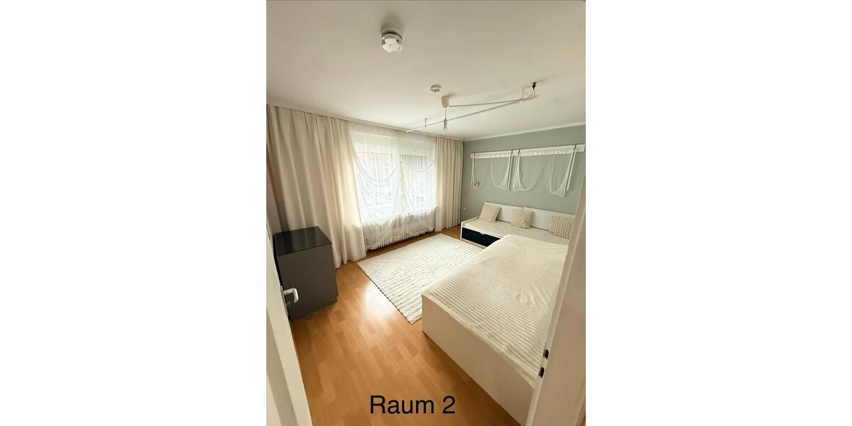 Große 4,5-Zimmer-Wohnung ca. 140 m² in Düsseldorf (Etagenwohnung) 4.5 zimmer