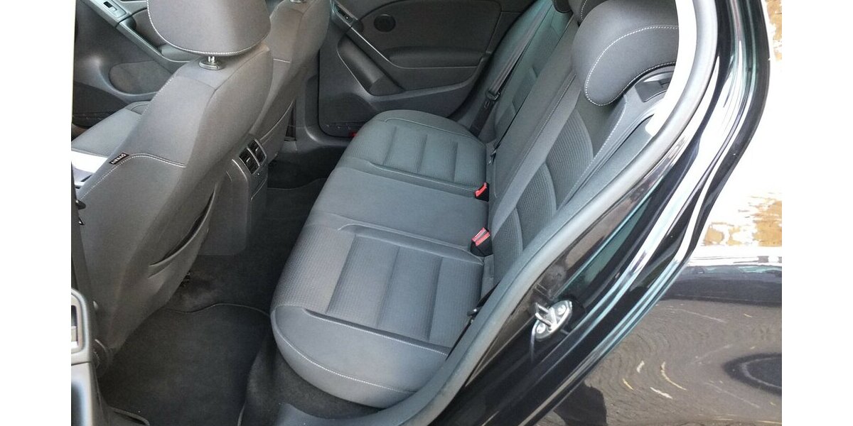 VW Golf 1.6TDi TEAM KLIMAAUTOMATIK 5-türig 159.855 km 6.498 &euro; Köln 50858