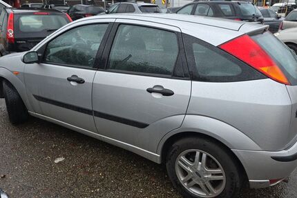 Ford Focus 72.000 km 2.600 &euro; Neuss 41464