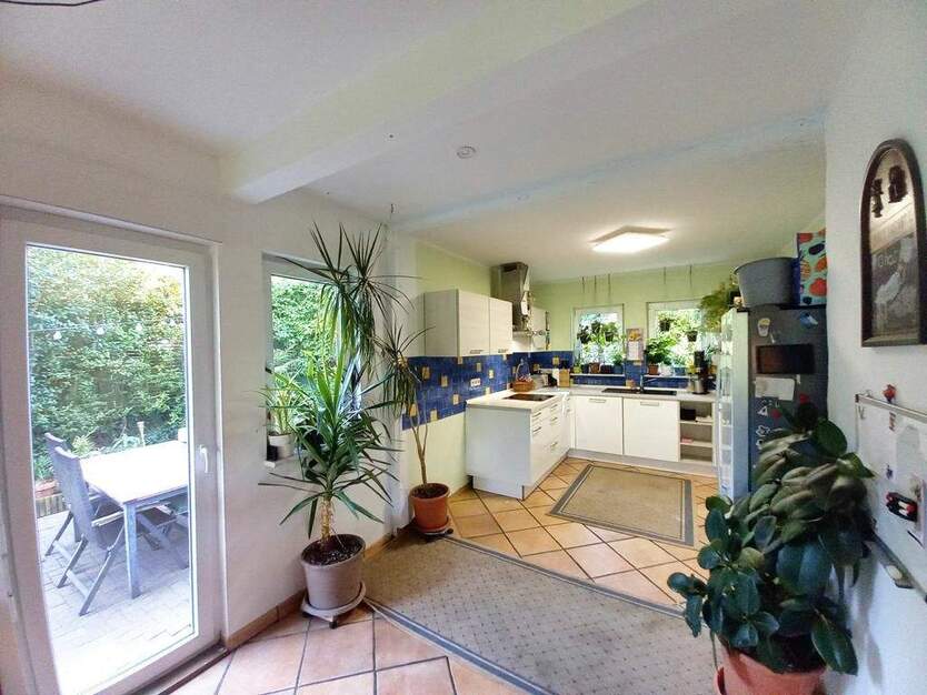 CITYHOUSE: Schöne Doppelhaushälfte mit großem Garten, Hobbyraum Souterrain, Keller, Terrasse 4 zimmer