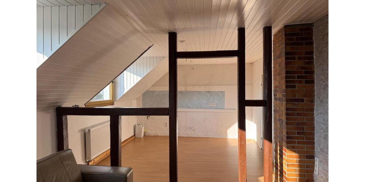 Dachgeschoßwohnung Solingen Wald - 3 Zimmer, 80 m&sup2;, 750&euro; | Angebot:26335367