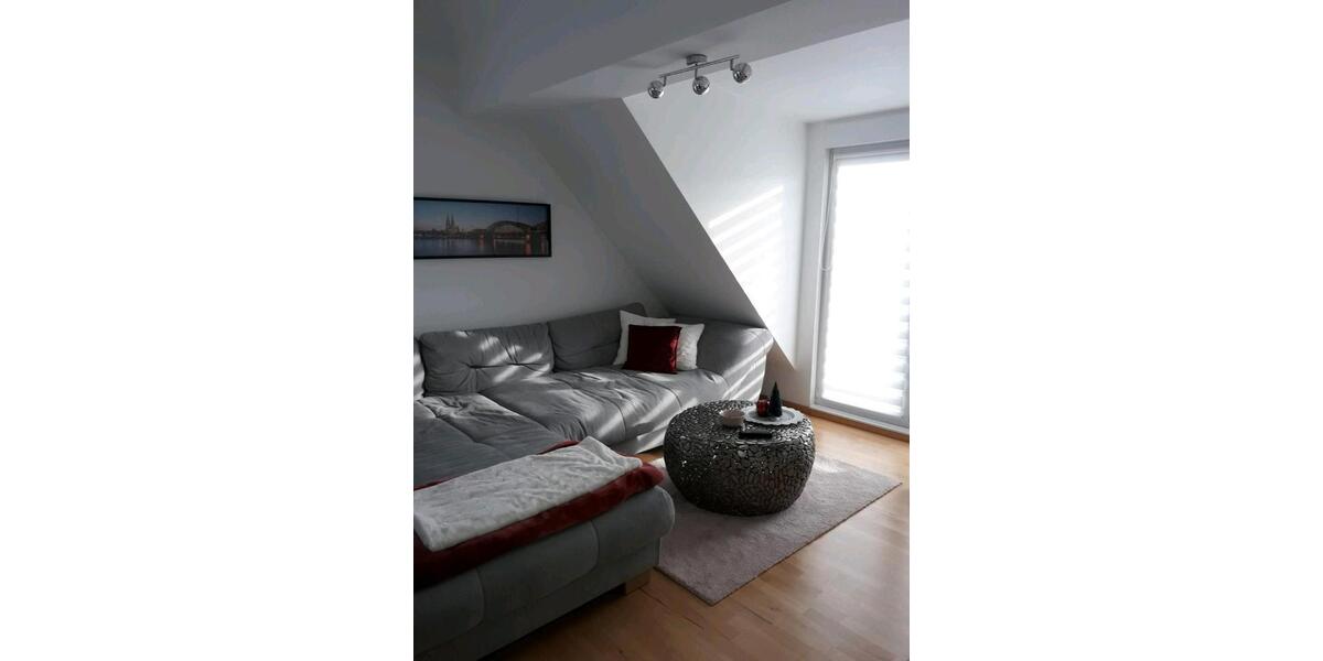 Dachgeschoßwohnung Hürth - 2 Zimmer, 63 m&sup2;, 855&euro; | Angebot:25625188