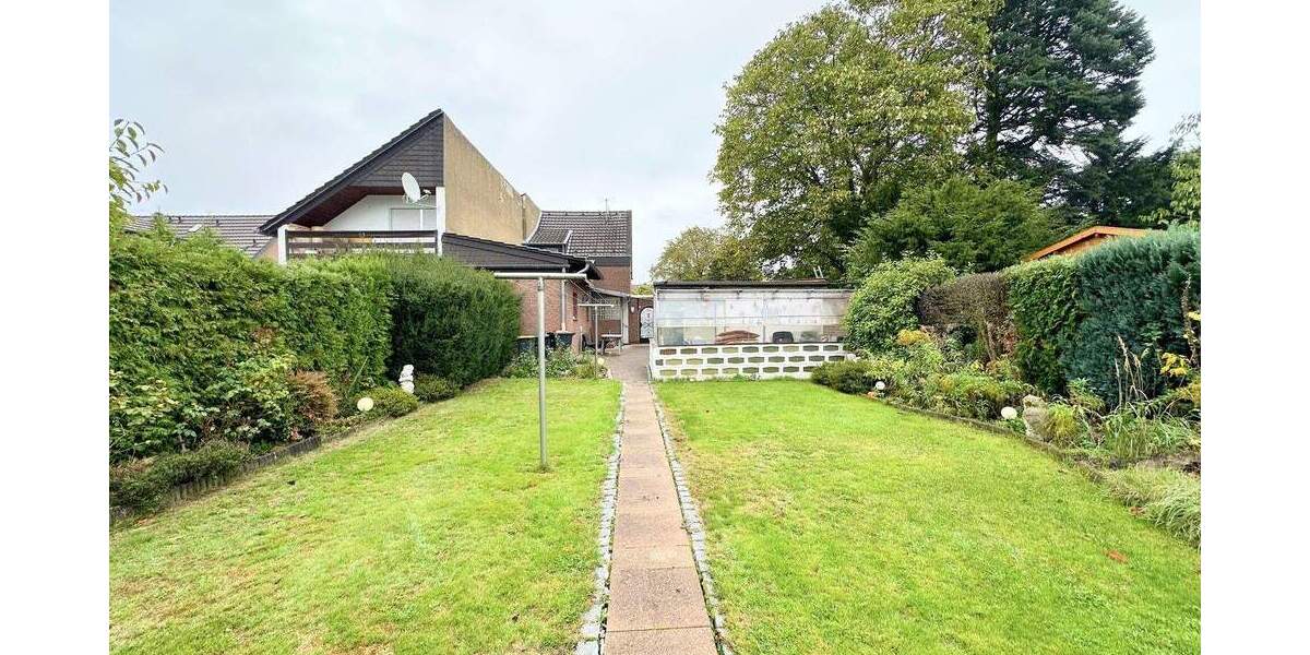 Doppelhaushälfte mit viel Potenzial, großzügigen Garten, Garage und Stellplätzen 5 zimmer