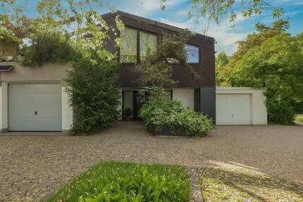 Charmantes Architektenhaus mit Dachterrasse 2 zimmer