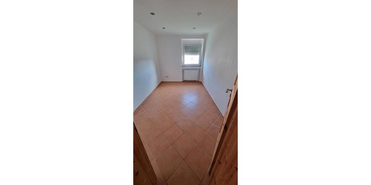 Etagenwohnung Burscheid - 4 Zimmer, 77 m&sup2;, 940&euro; | Angebot:25408530