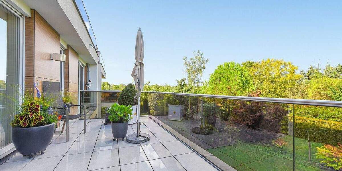 Luxuriöse, Lichtdurchflutete Wohnung mit 2 Terrassen und 2 TG-Plätzen 5 zimmer