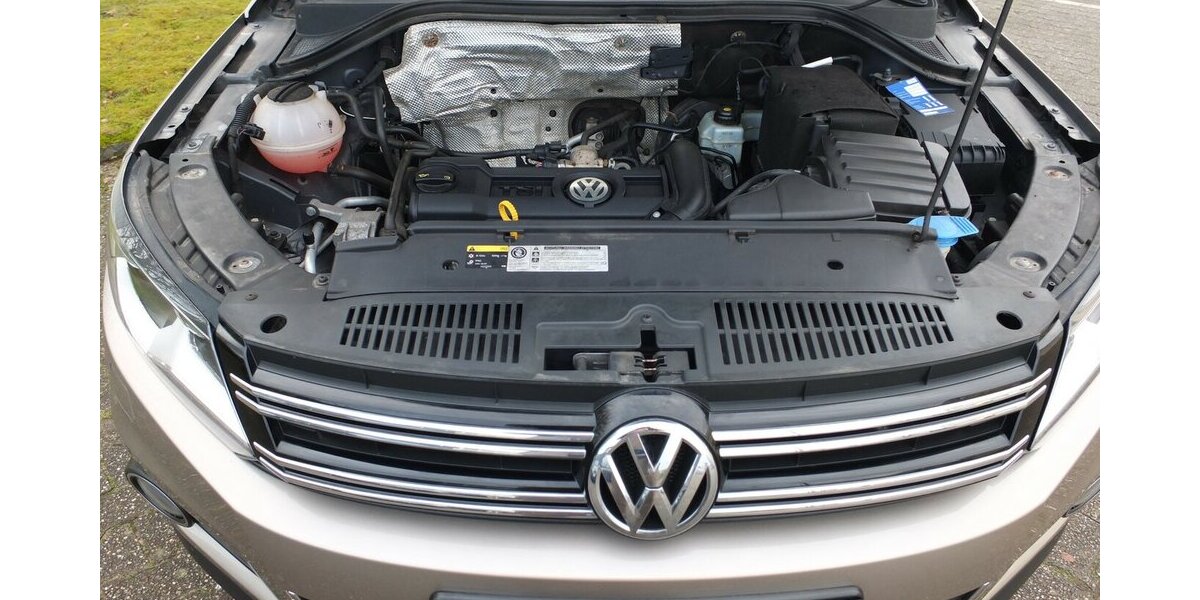 VW Tiguan WM26:CUP SPORT NAVI PARKPILOT TEMPOMAT 88.859 km 10.908 &euro; Köln 50858
