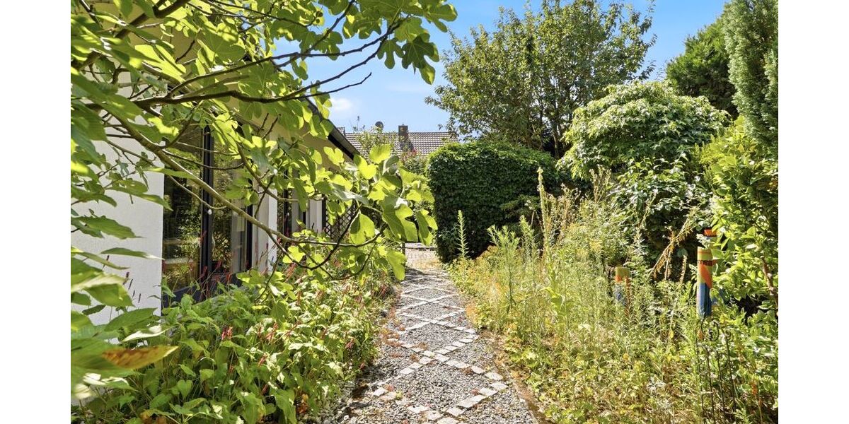 Idylle in Lohmar - Freistehendes Einfamilienhaus mit besonderer Architektur und lichtdurchfluteten Räumlichkeiten! - Einfamilienhaus Lohmar | Angebot:27107864