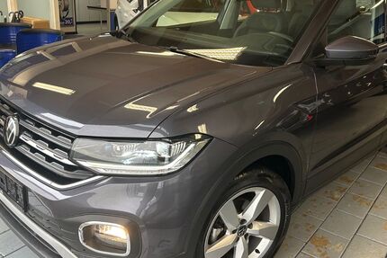 VW T-Cross 27.800 km 22.222 € Leverkusen 51379