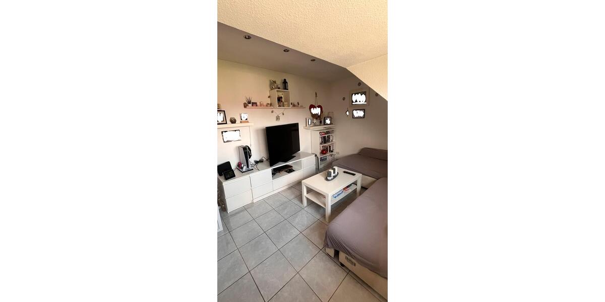 Dachgeschoßwohnung Niederkassel - 2 Zimmer, 49 m&sup2;, 870&euro; | Angebot:26669629