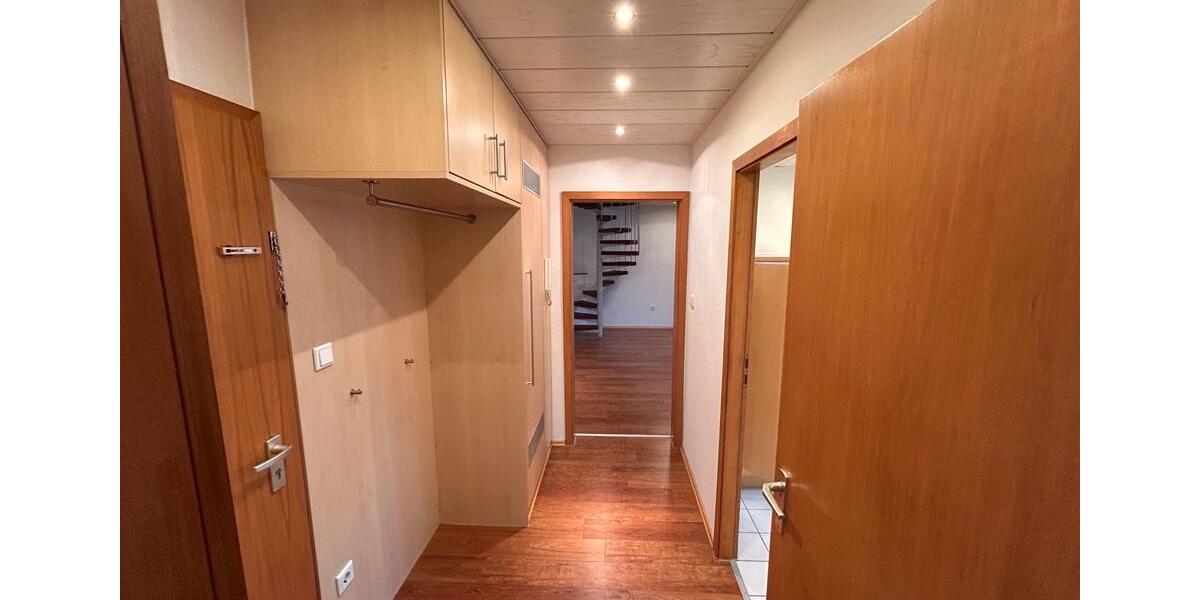 Dachgeschoßwohnung Leverkusen Bürrig - 1 Zimmer, 31 m&sup2;, 430&euro; | Angebot:25364983