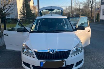 Skoda Fabia 130.700 km 3.800 &euro; Solingen 42659
