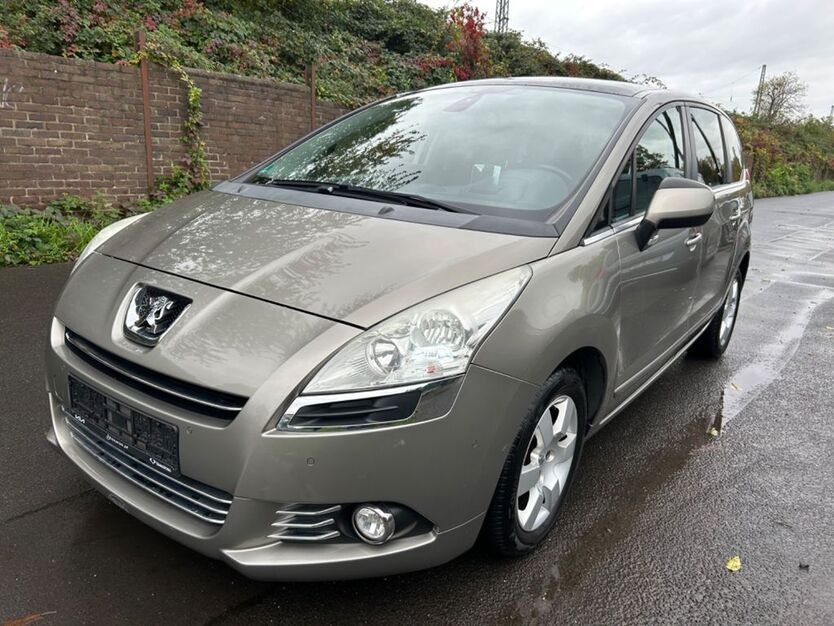 Peugeot 5008 152.000 km 5.300 € Köln 50739
