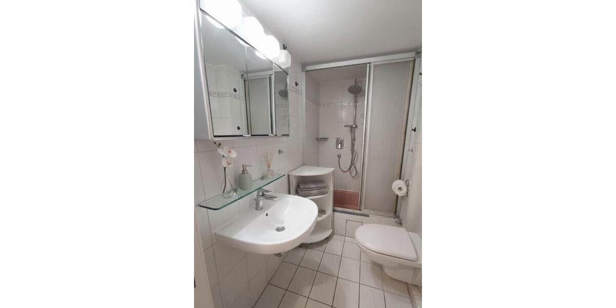 Altersgerechte EG Wohnung, eigene Garten Neuss City zu verkaufen 4 zimmer