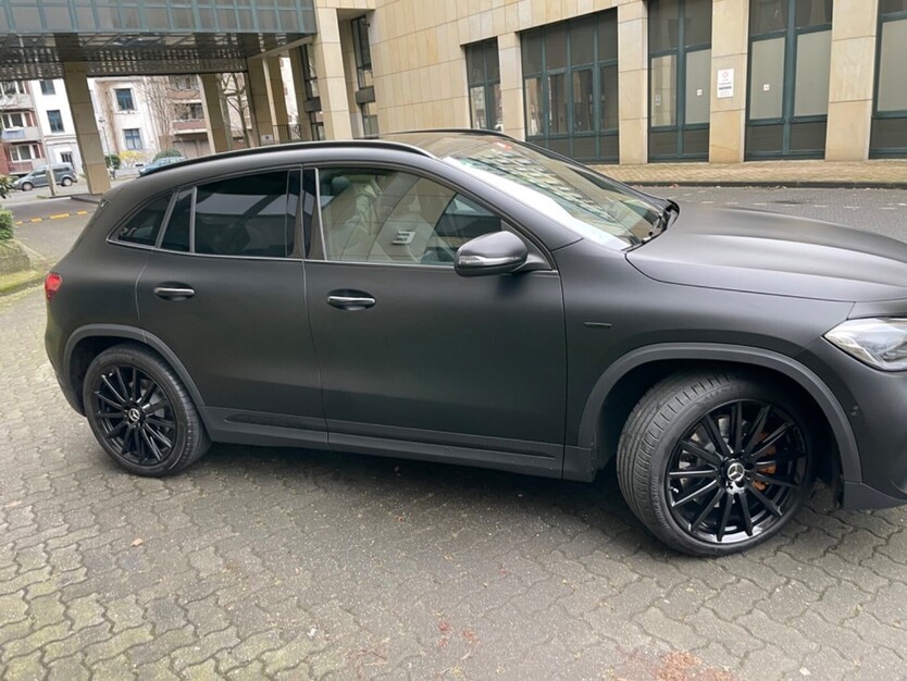 Mercedes-Benz GLA-Klasse 60.000 km 45.000 € Düsseldorf 40213
