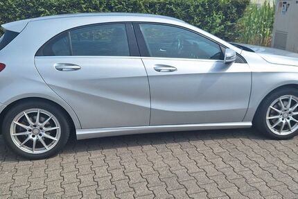 Mercedes-Benz A 180 80.400 km 13.800 &euro; Leverkusen 51371