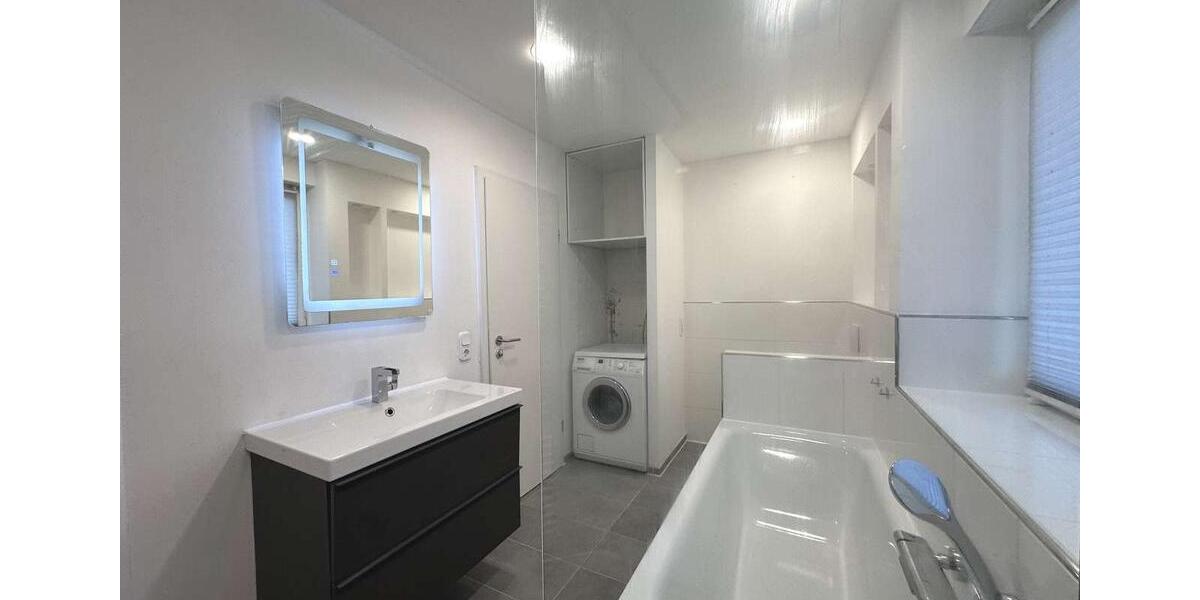 Charmante Doppelhaushälfte mit Wintergarten, Garten und vielseitigen Nutzungsmöglichkeiten 5 zimmer