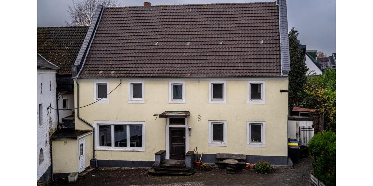 Einfamilienhaus Bergheim - 7 Zimmer, 200 m&sup2;, 2.900&euro; | Angebot:24646494