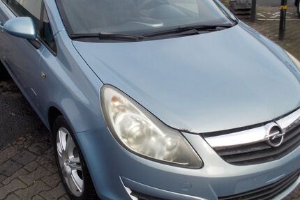 Opel Corsa 142.000 km 1.450 &euro; Düsseldorf 40233