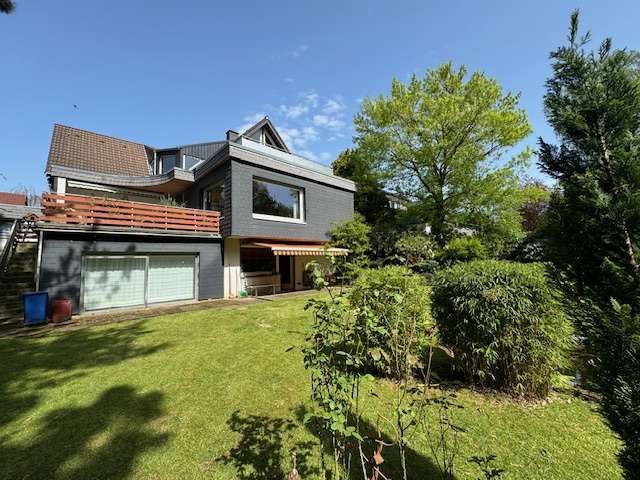 Einfamilienhaus Solingen Central - 8 Zimmer, 250 m&sup2;, 690.000&euro; | Angebot:26028966