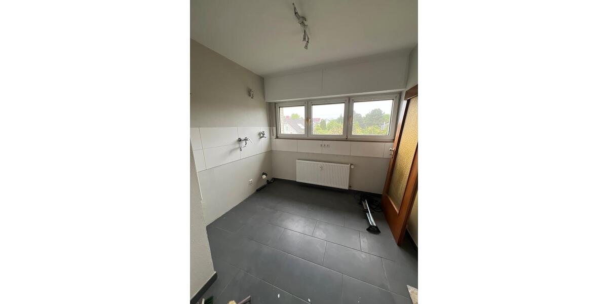 Etagenwohnung Solingen Höhscheid - 4 Zimmer, 90 m&sup2;, 1.000&euro; | Angebot:26461445
