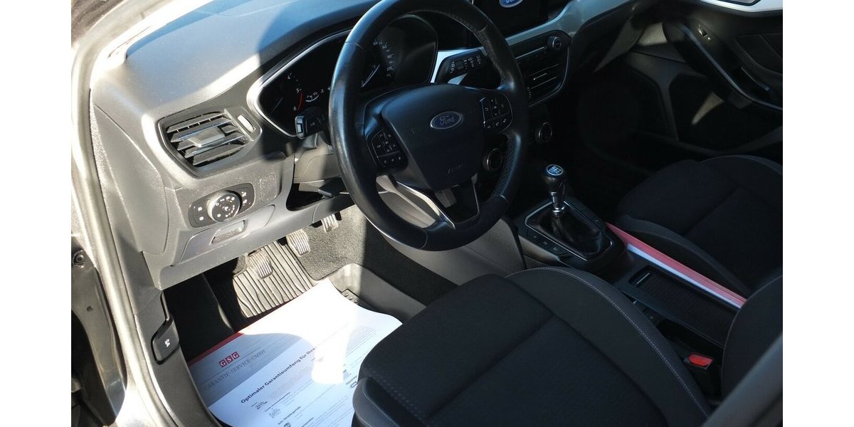 Ford Focus NAVI BLUETOOTH SHZ PARCTRONIC 1 HAND 124.895 km 11.500 &euro; Köln 50858