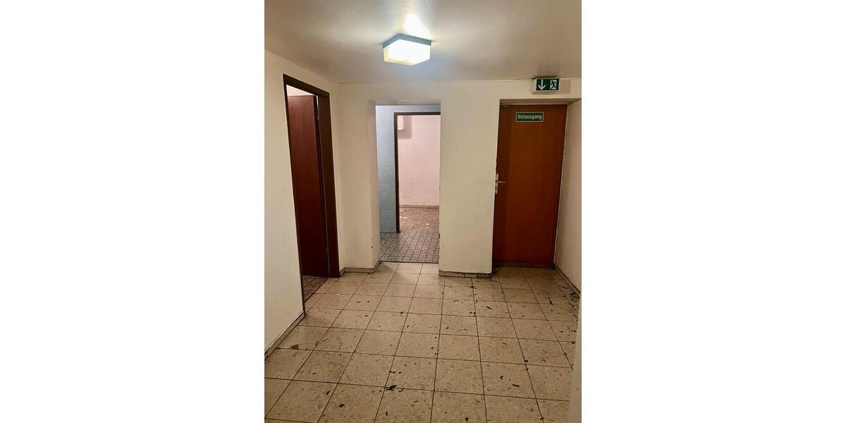 Attraktives LadenlokalGewerbeeinheit in Köln Kalk zimmer