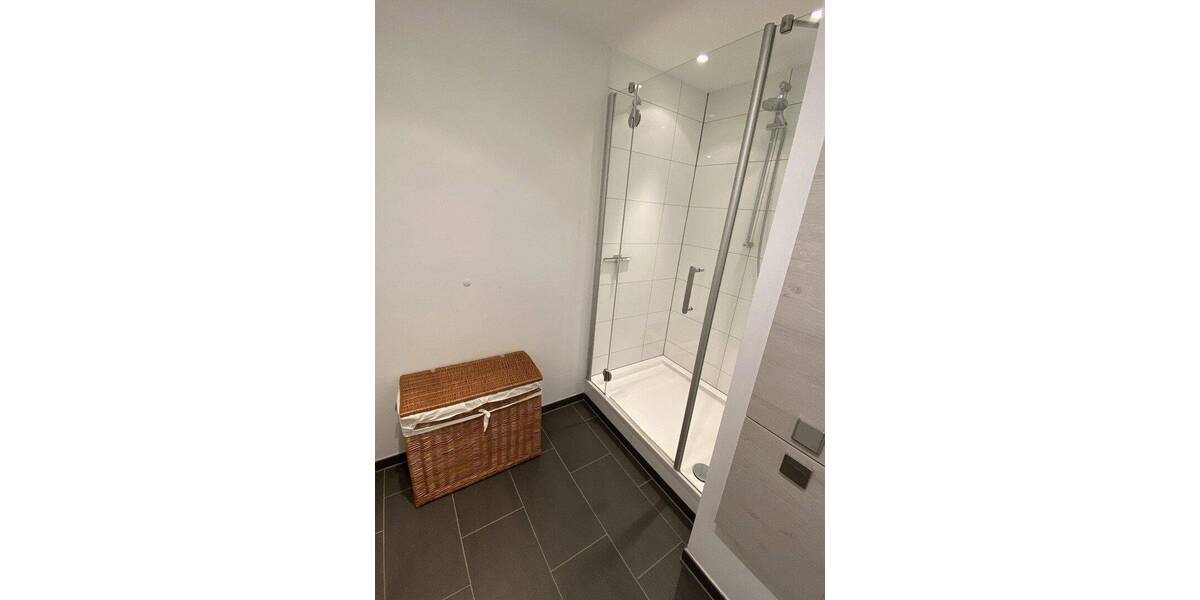Etagenwohnung Köln Bayenthal - 2 Zimmer, 90 m&sup2;, 2.050&euro; | Angebot:26929407