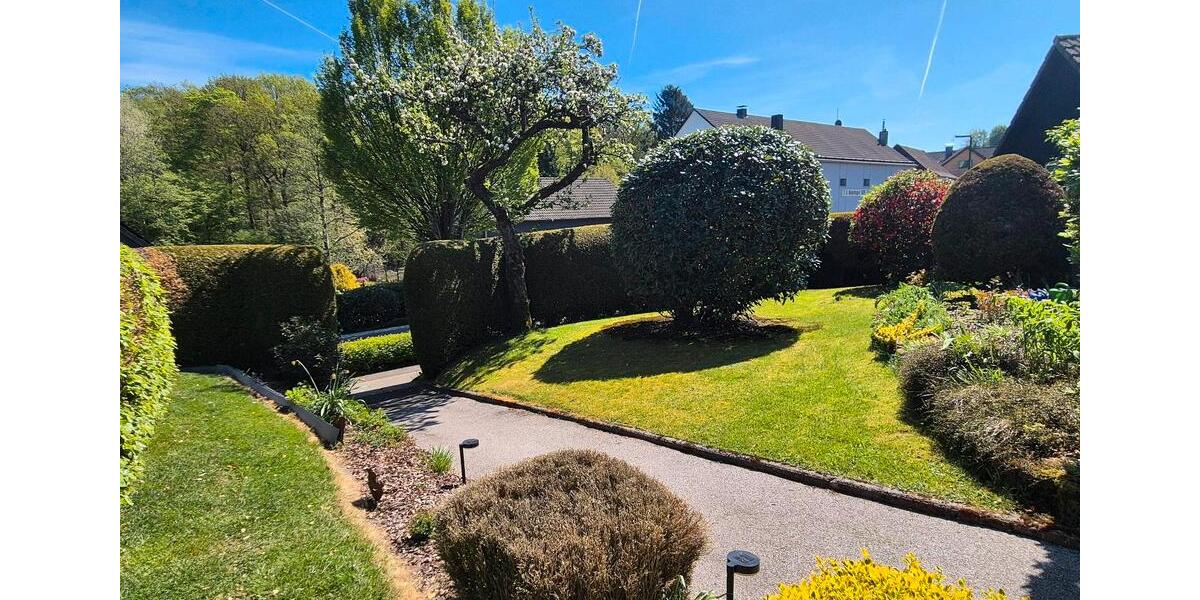 Einfamilienhaus Hückeswagen - 16 Zimmer, 241 m&sup2;, 655.000&euro; | Angebot:27147052