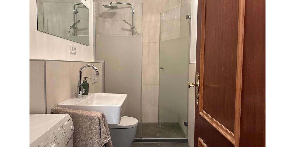 Stilvoll möblierte 2-Zimmer-Wohnung am Eigelstein zimmer