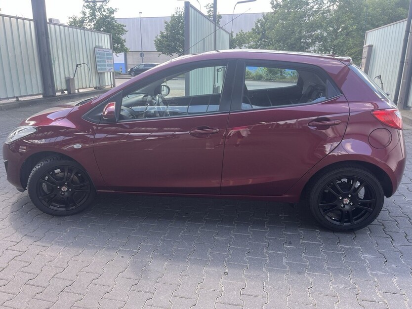 Mazda 2 145.000 km 5.000 € Leverkusen 51373