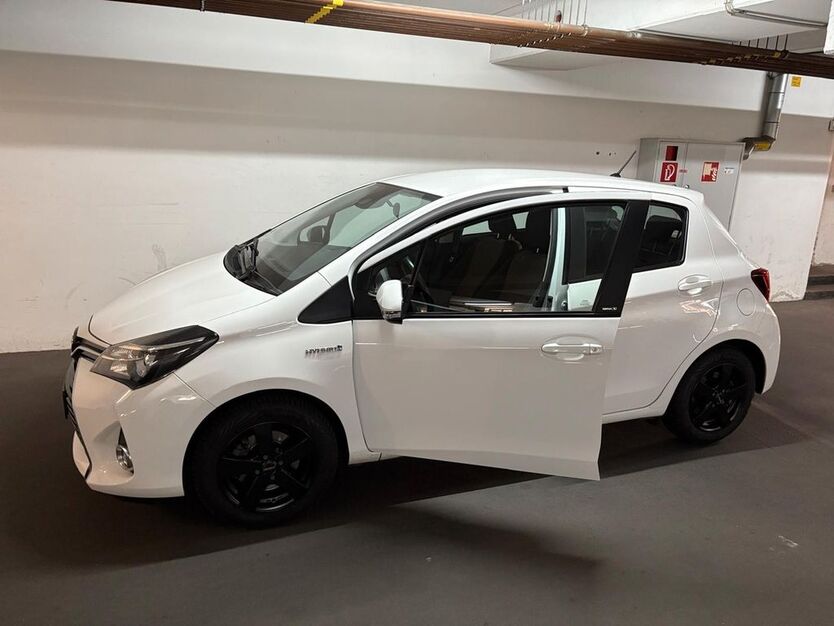Toyota Yaris 93.000 km 11.800 € Köln 50968