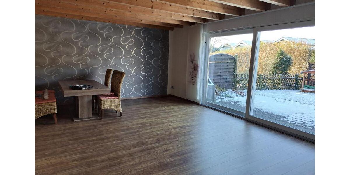 Versetzte Doppelhaushälfte in Pulheim-Sinnersdorf, Bj. 2005 4 zimmer